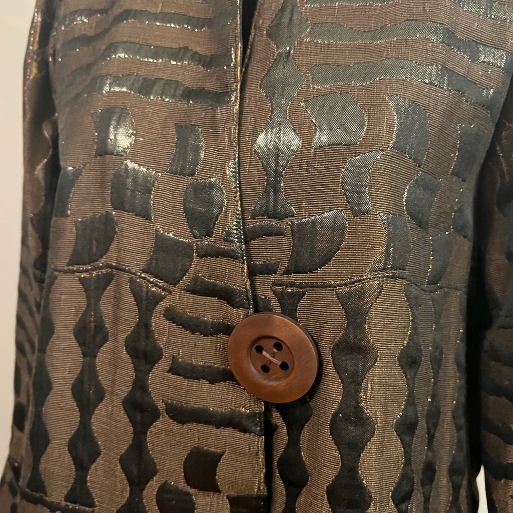 Brown and Bronze Patterned Coat with Button - Picture 4 of 6